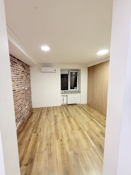 Оренда офісу з власним туалетом біля метро Ярослава мудрого