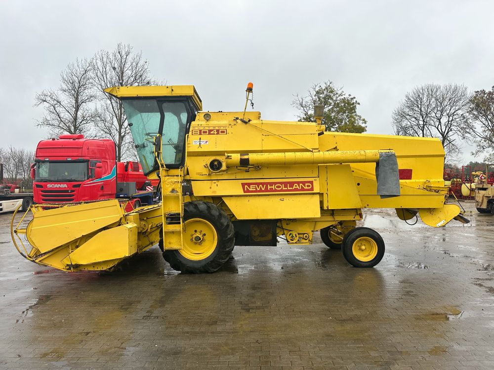 Kombajn zbożowy New holland 8040 heder 3.6m ze Skandynawii