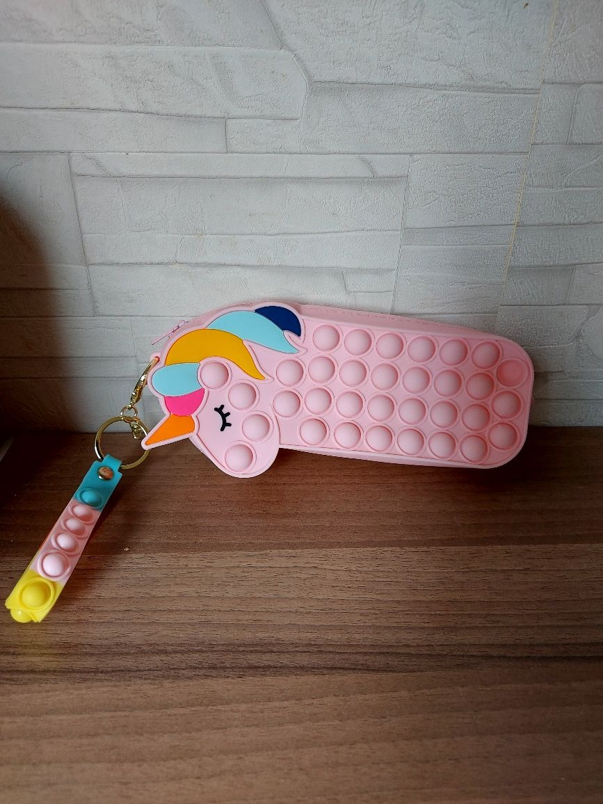 Torebka torebki saszetki piórnik popit CCC nowe