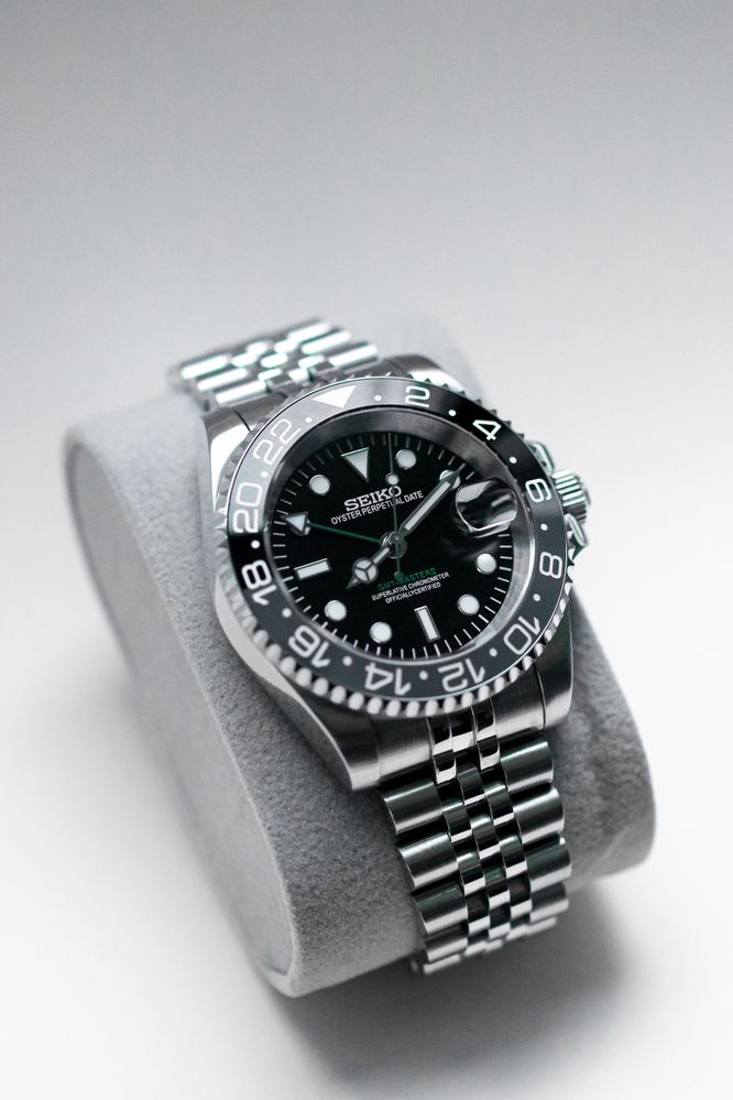 Zegarek Custom Seiko Mod GMT Bruce Wayne