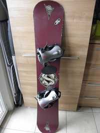 Deska snowboardowa DAKINE 155 cm wiązania bez GÓRNYCH pasków