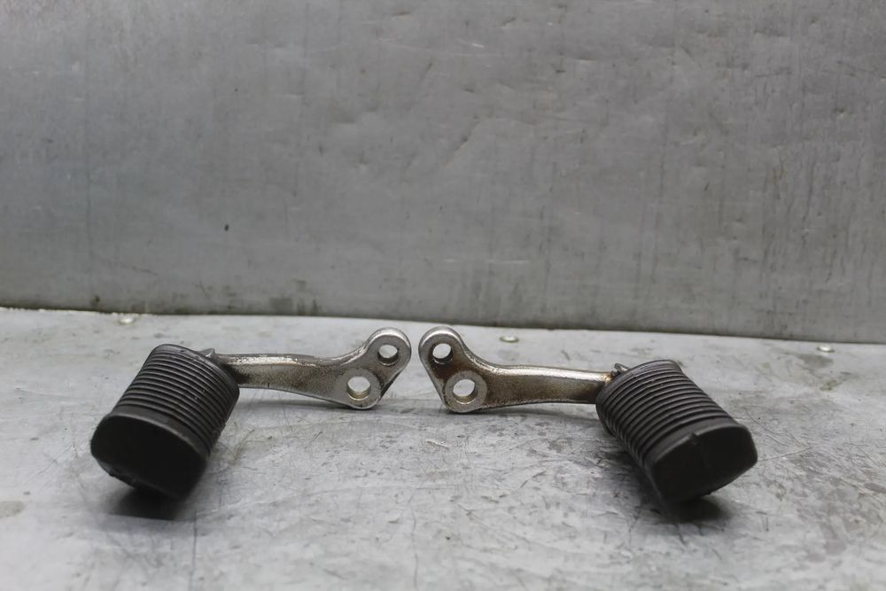 Suzuki TUX 125 TU X Set lewy prawy kierowcy podnóżek podnóżki komplet