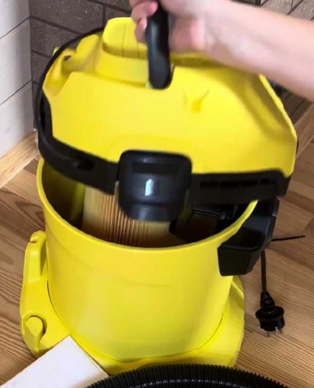 Комплектний пилосос з патронним фільтром karcher