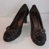Жіночі туфлі з закритим носком на підборах (на каблуку), розмір 38