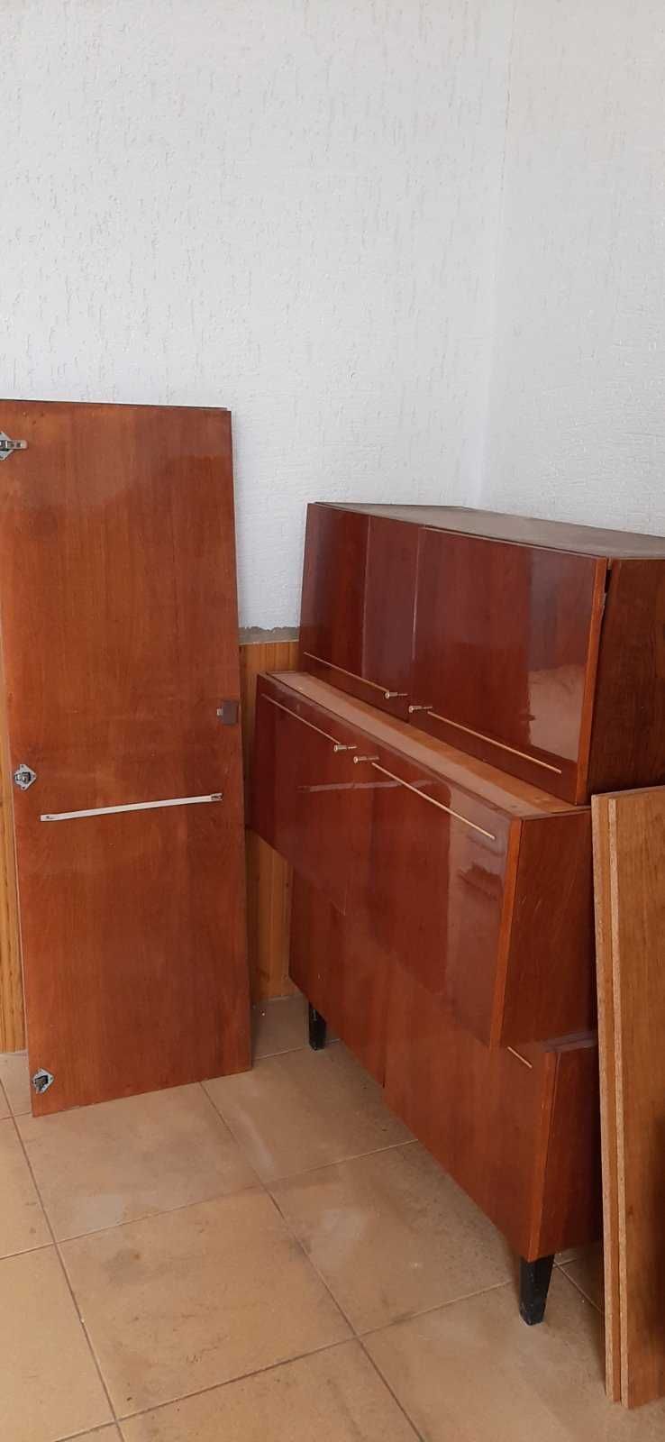 Продаю стенку СССР
Продажа возможно как целиком, так и посекционно.