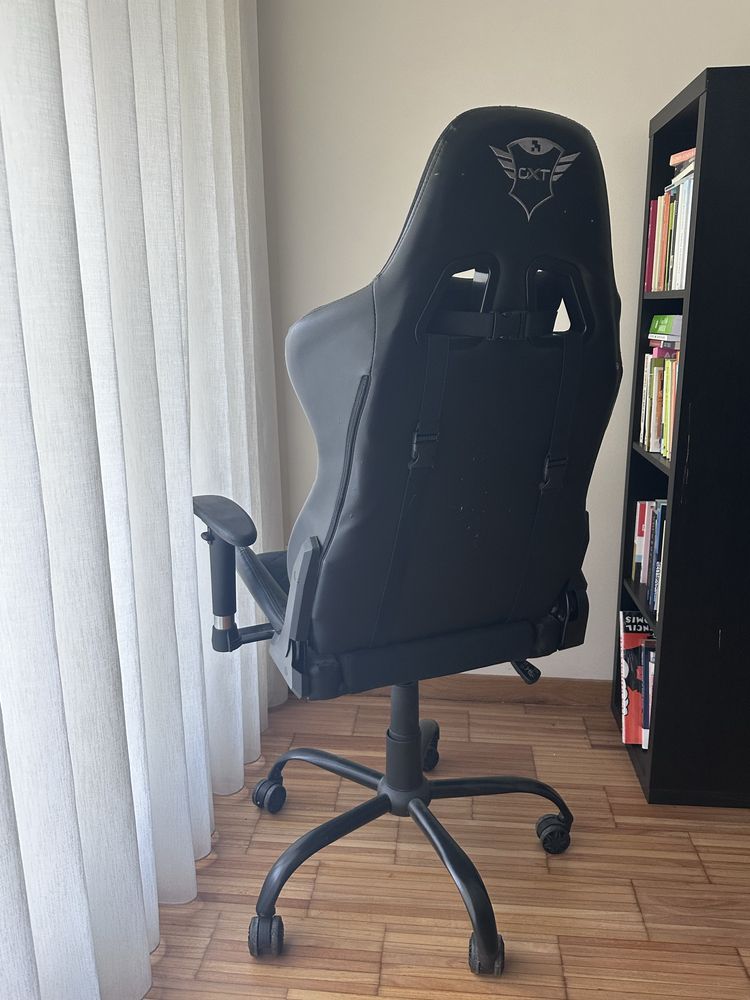 Cadeira Gamer CXT preta