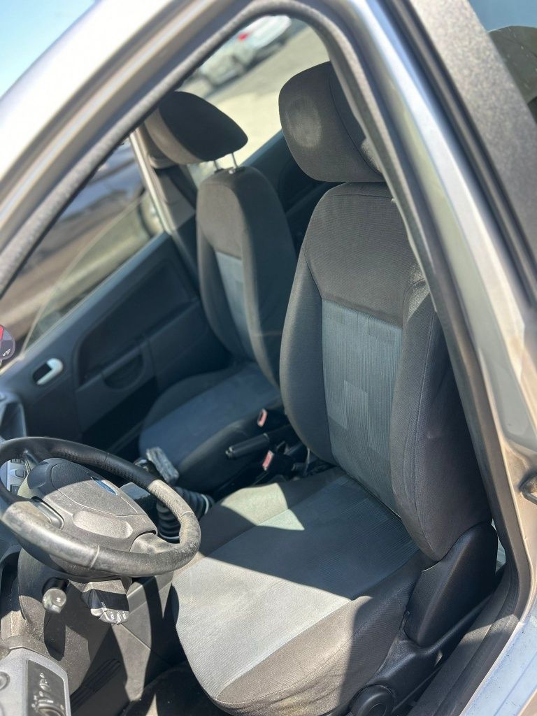 Ford fiesta 1.2 gasolina
