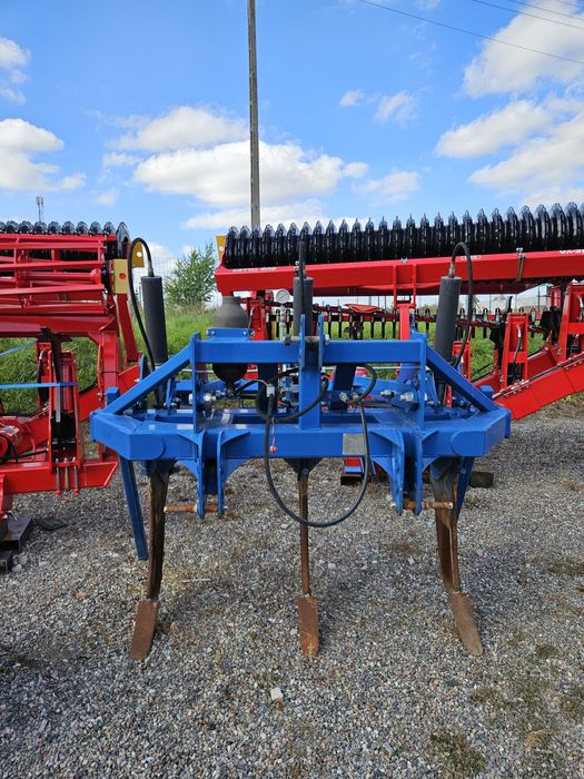 Głębosz ROLMAKO U602 3 zęby hydro hydrauliczne zabezpieczenie