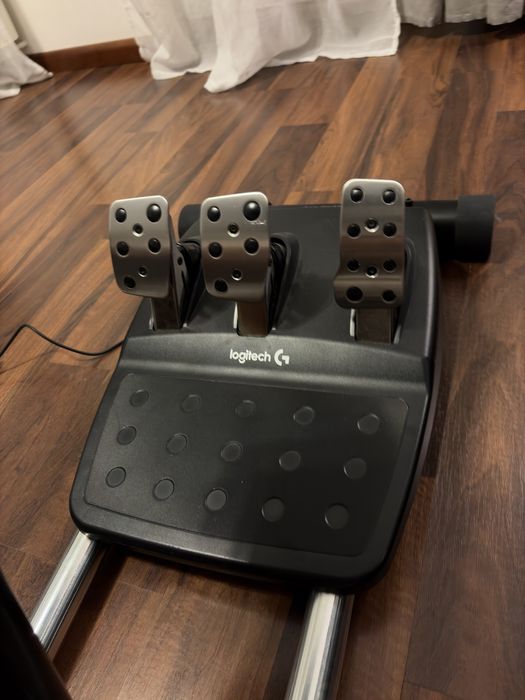 Kierownica Logitech G29 + shifter (PS5, PS4, PC)