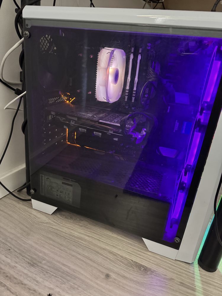 Sprzedam komputer z monitorem