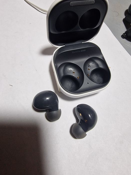 Sluchawki Bluetooth Samsung galaxy buds 2 jak nowe