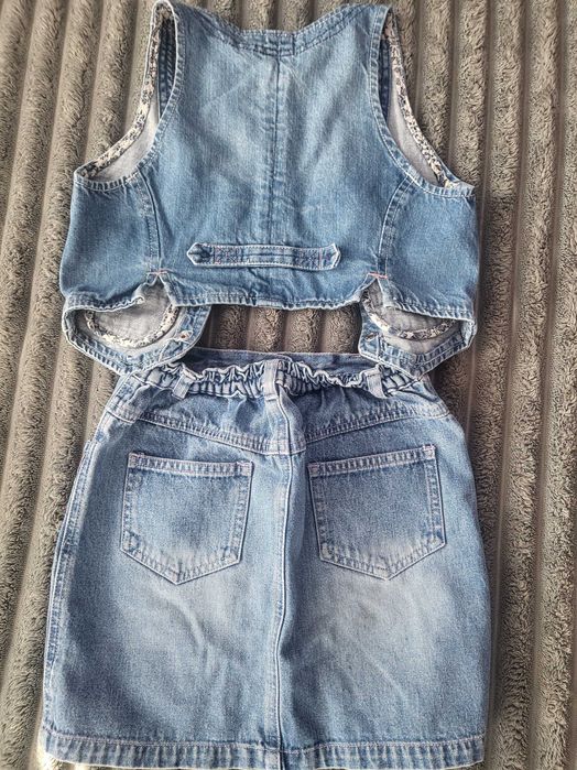 Жилетка і спідничка для дівчинки 6-7 років у хорошому стані