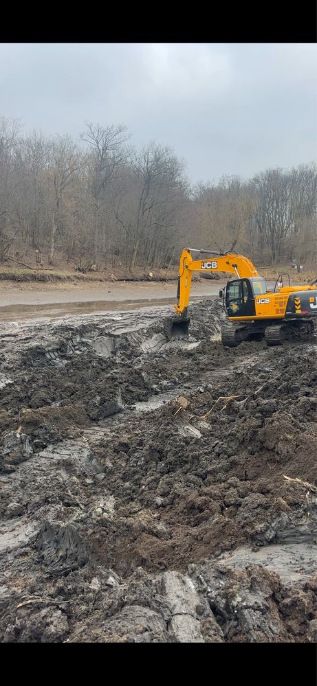 Оренду/послуги гусеничного екскаватор JCB JS220