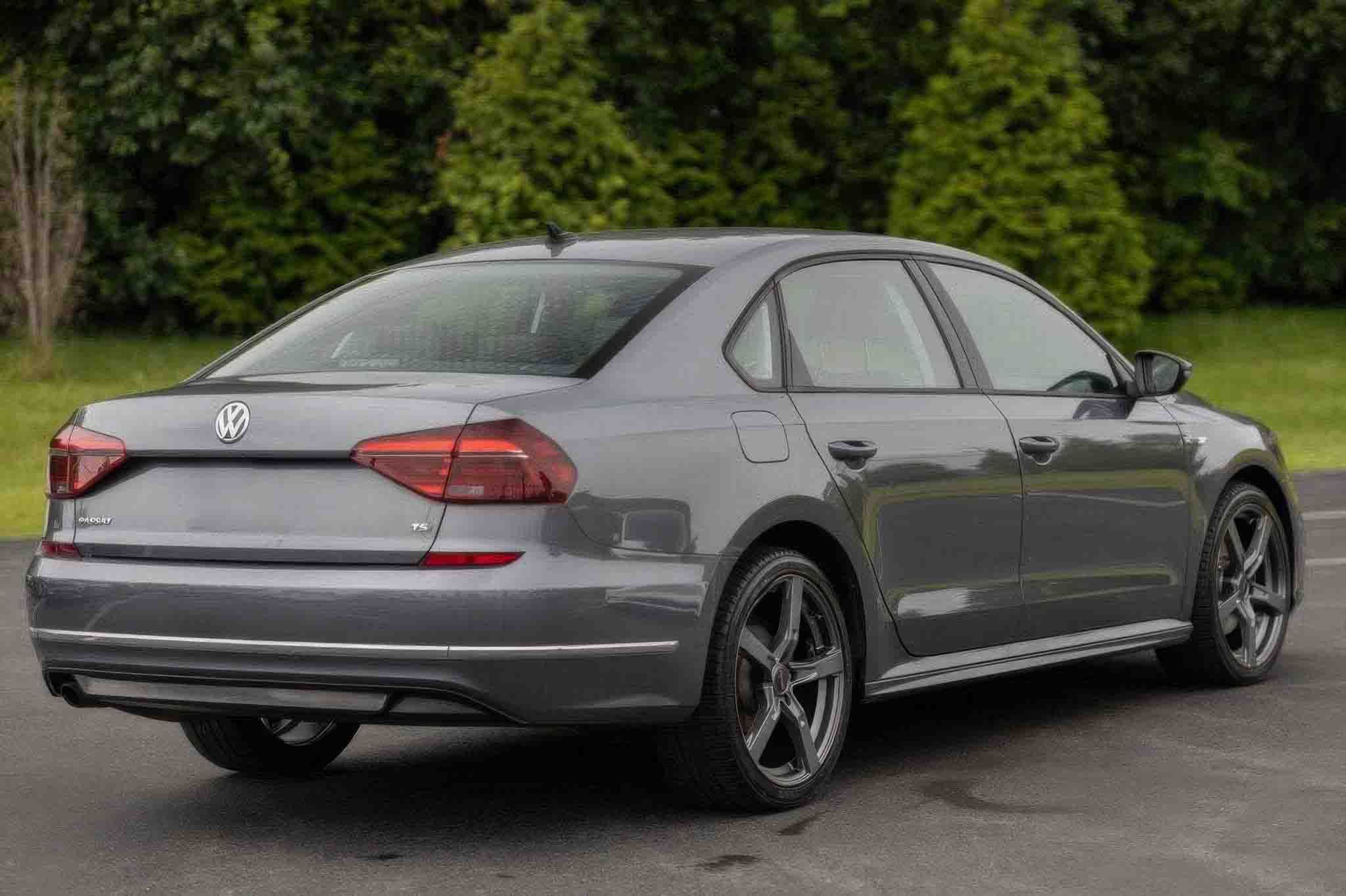 2018 Volkswagen Passat 2.0T R-Line