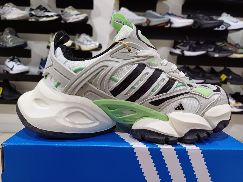 Кросівки Adidas Vento XLG
