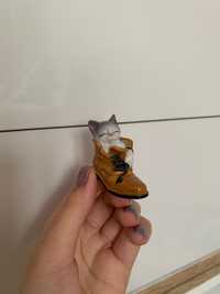 Фарфоровая статуэтка котик в сапоге