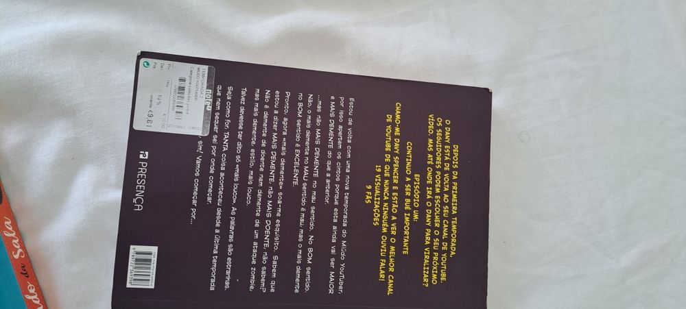 Livro miúdo youtuber em óptimo estado