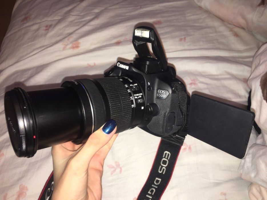 ЗЕРКАЛЬНЫЙ Фотик Canon EOS 650D+объектив Canon EF-S 18-135mm
