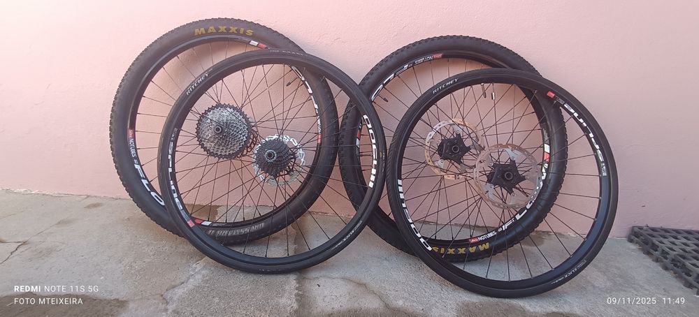 Rodas Notubes ZTR + DT Suiss 27.5 (2-BTT+2-Estrada)