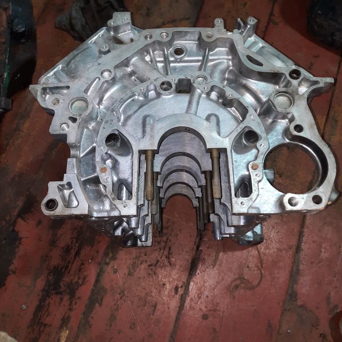 Алюмінієвий блок мотора AUDI V8. 8 циліндрів.На столик,декор.