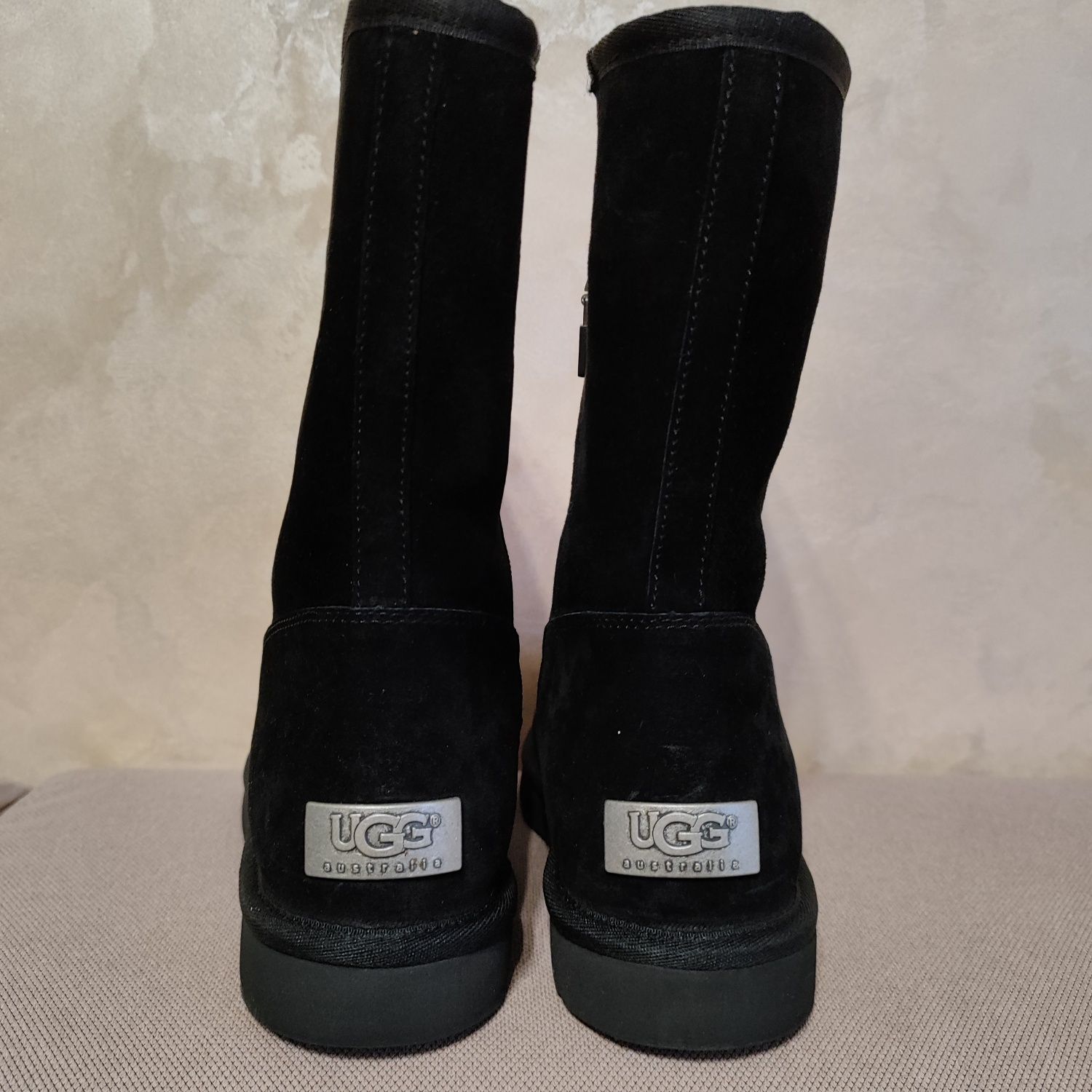 НОВІ (оригінал) чобітки UGG, розмір 7 (37 р, 24 см)