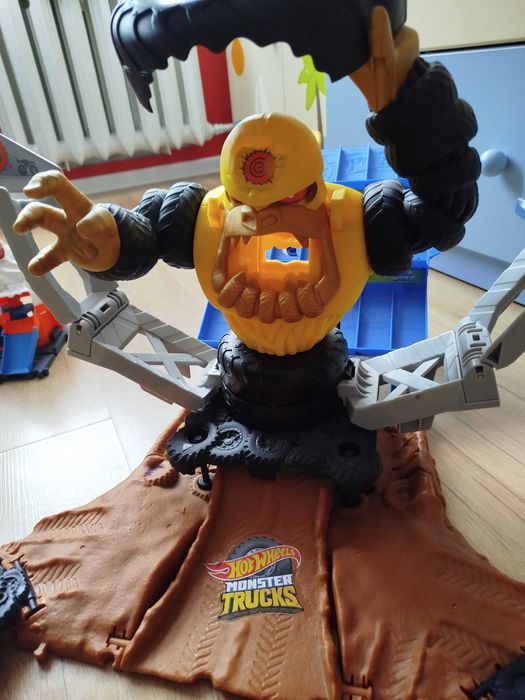 Arena Goryla Hot Wheels