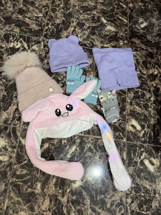 Набір ткплих шапок та снуд та рукавиці