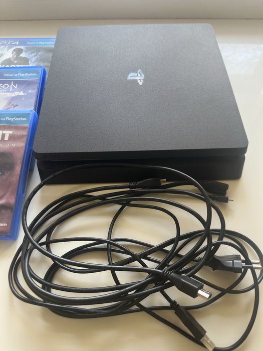 Продам PlayStation 4 Slim 500GB