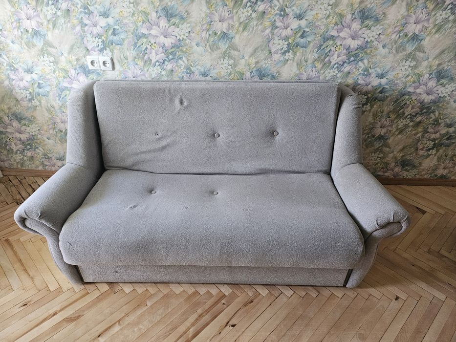 Диван сірий. Задовільний стан