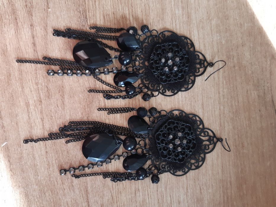 Kolczyki czarne eleganckie długie wieczorowe