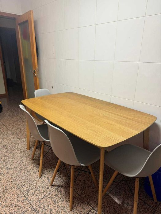 Mesa Kinda Home + Cadeiras Nórdicas