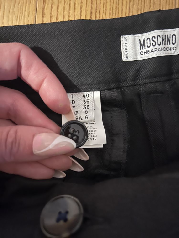 Oryginalne spodnie Moschino 36 okazja