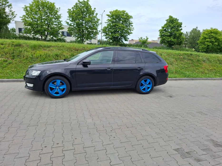Skoda Octavia salon PL