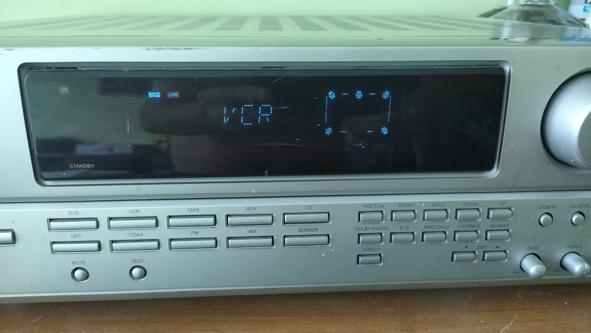 amplituner kina domowego Eltax AVR-200.
