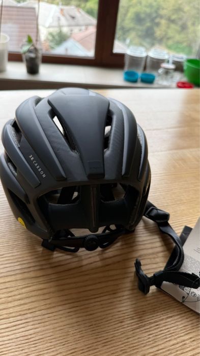 Шолом MET Trenta 3K Carbon MIPS