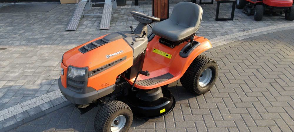 Zadbany doinwestowany traktorek kosiarka HUSQVARNA duży wybór