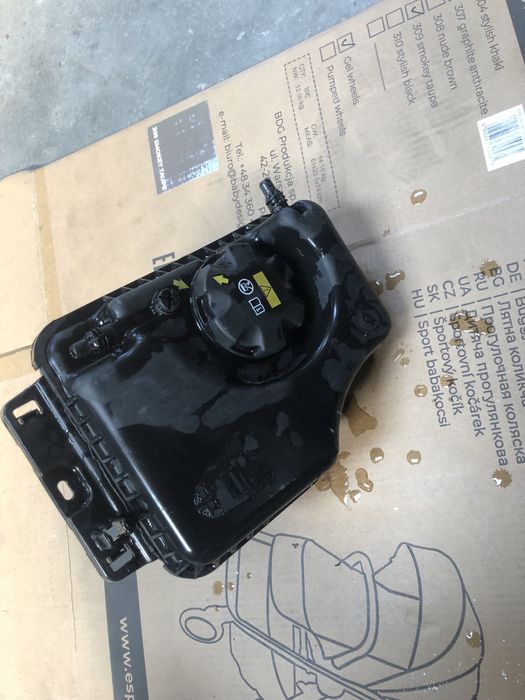 Zbiorniczek wyrownawczy wody hybryda bmw f30 f31 330e