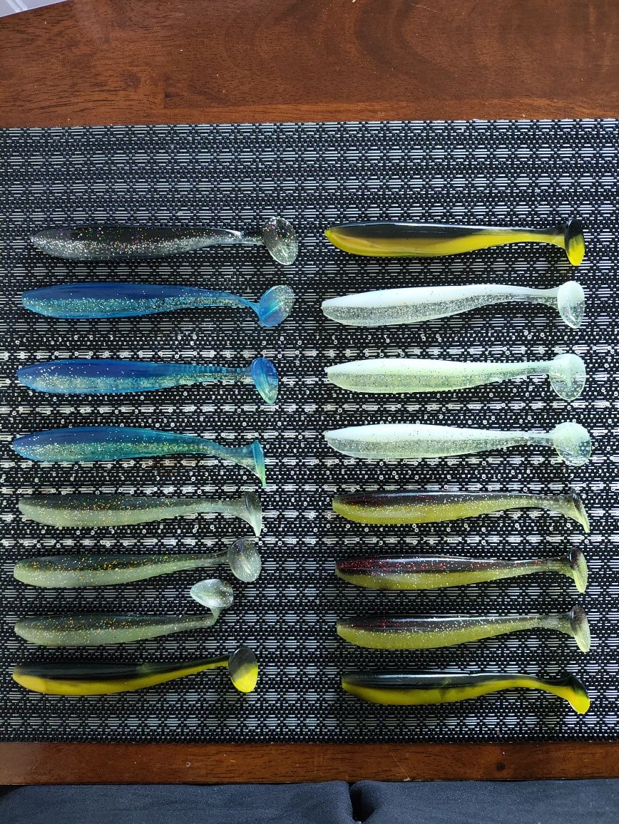 Gumy wędkarskie fishing lures. Długość  11cm, waga 7,5 g.