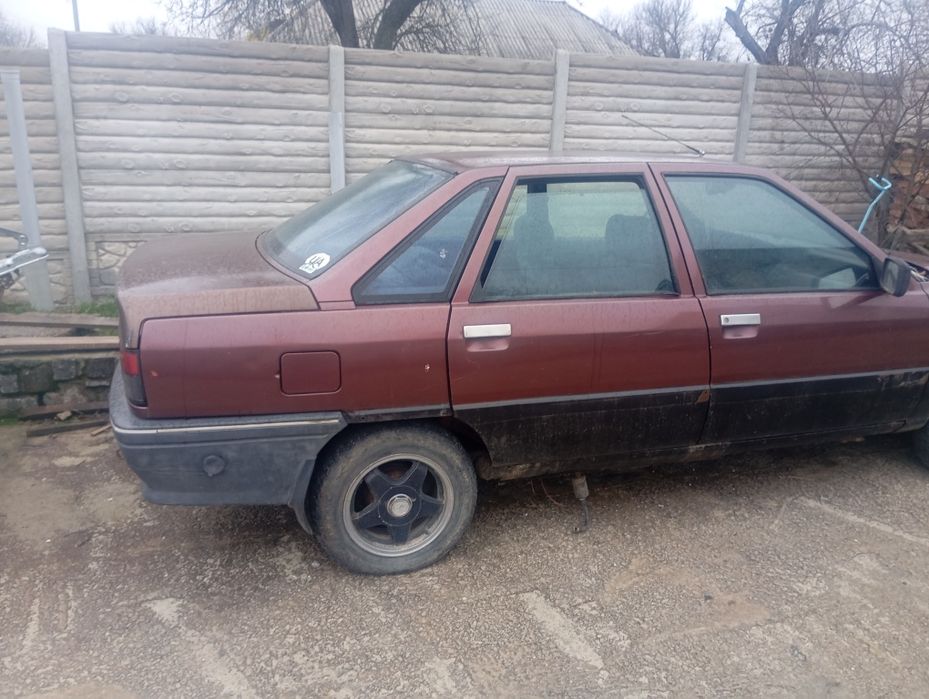 Продам Рено 21 цілою хороший торг або розберу що кому потрібно