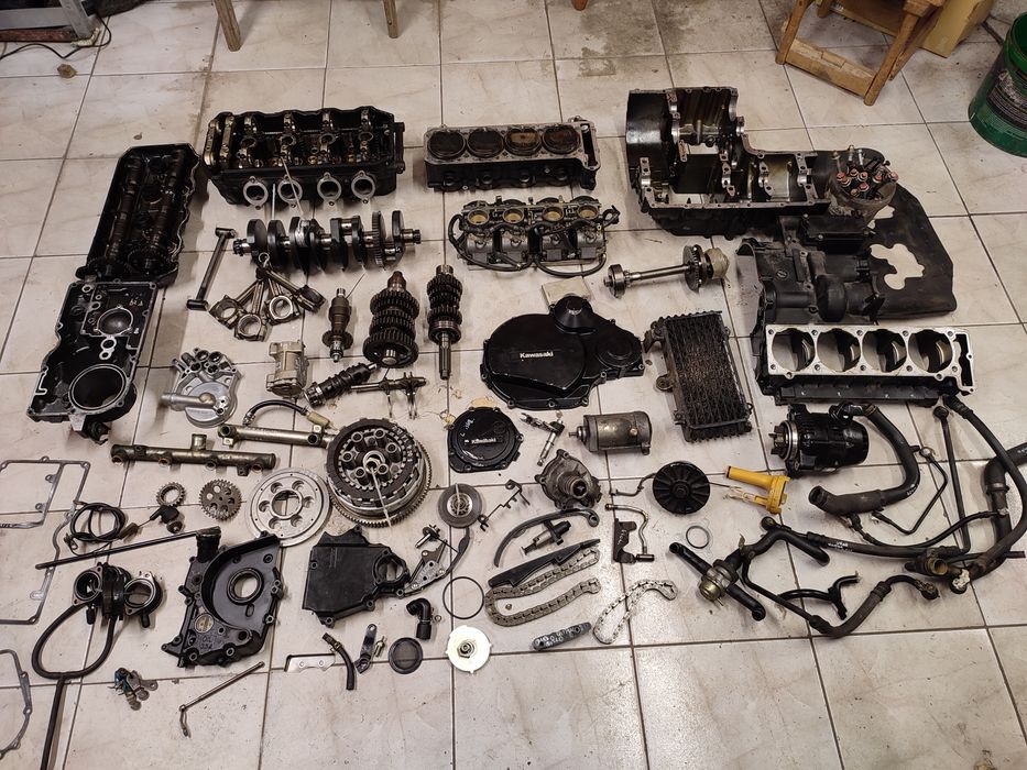 Kawasaki ZZR 1100 silnik części wał cylinder głowica pompa zxt10ce