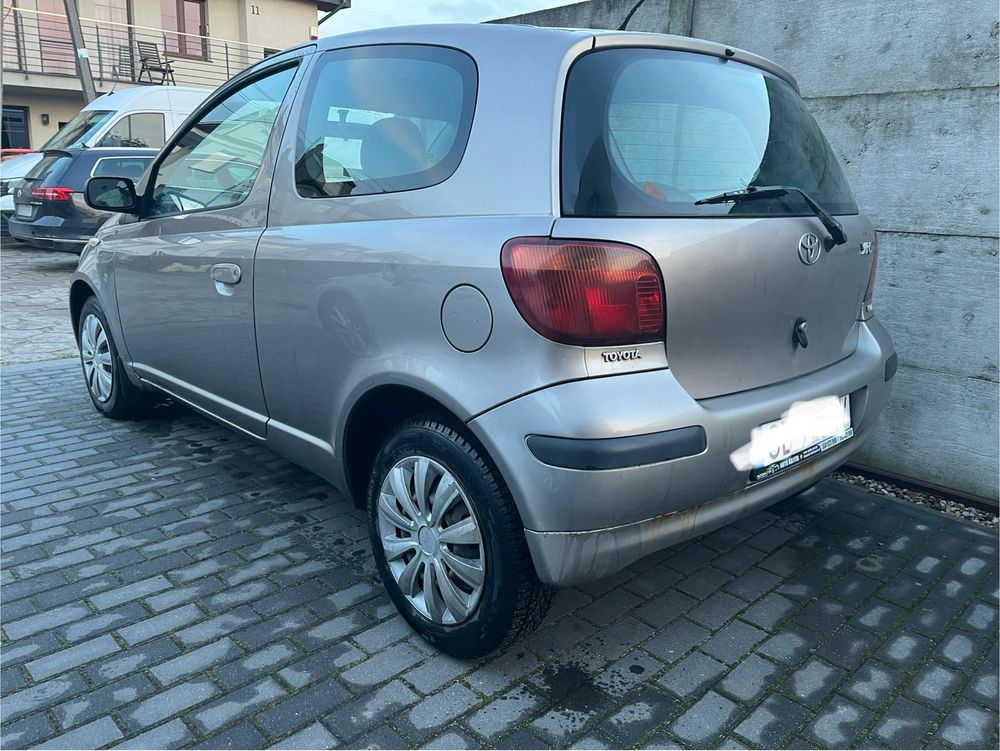 Toyota Yaris 2004 r. 1.0 benzyna.