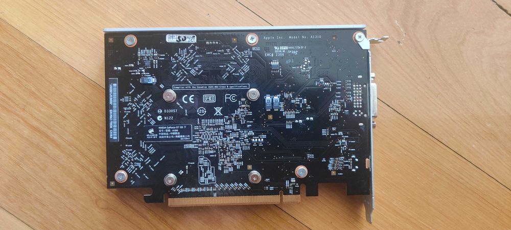 Placa gráfica NVIDIA GeForce GT 120 - antigo Power Mac