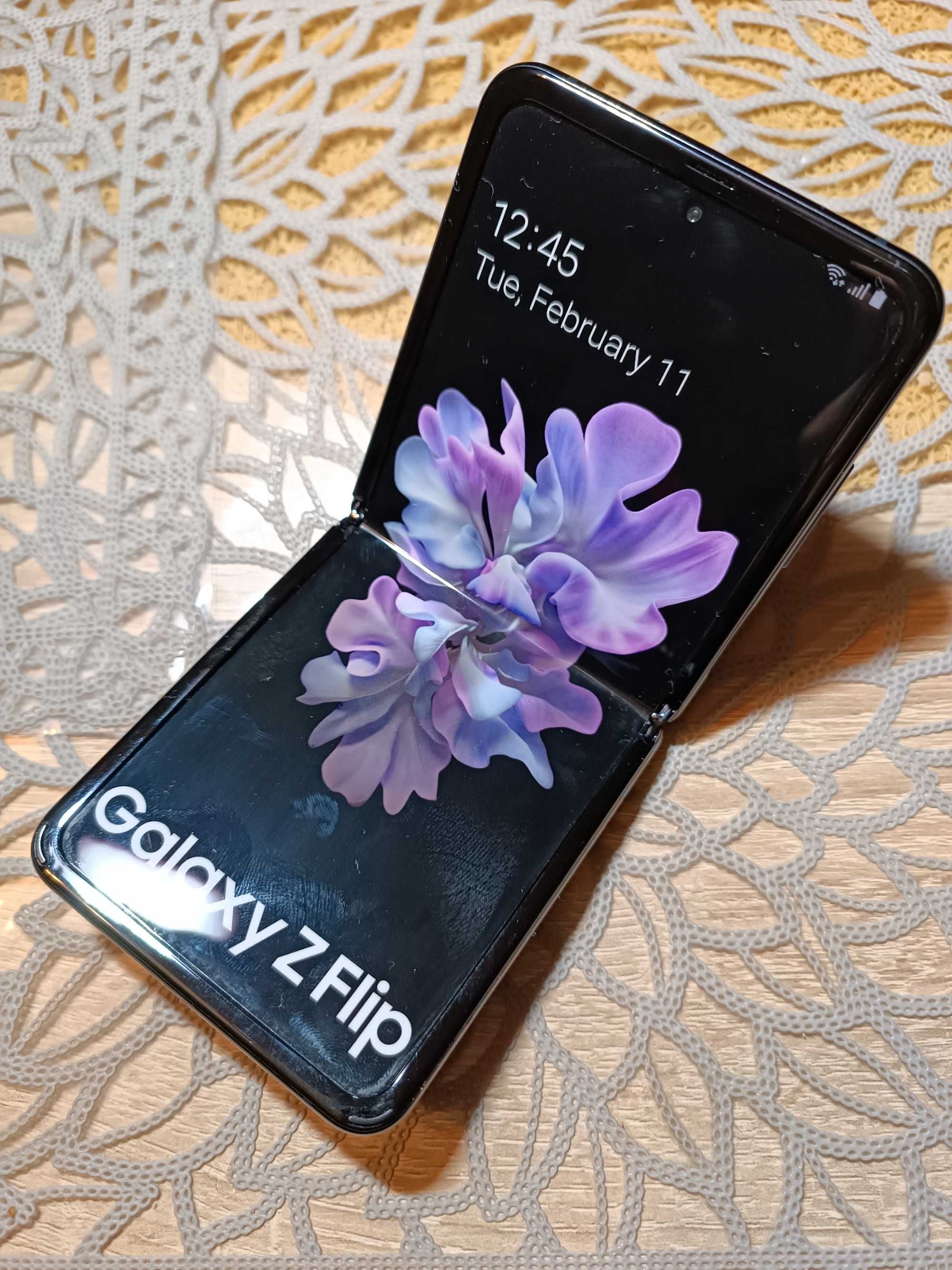 atrapa telefonu Galaxy Z Flip