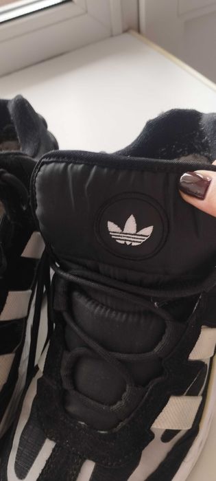 Зимові кросівки.