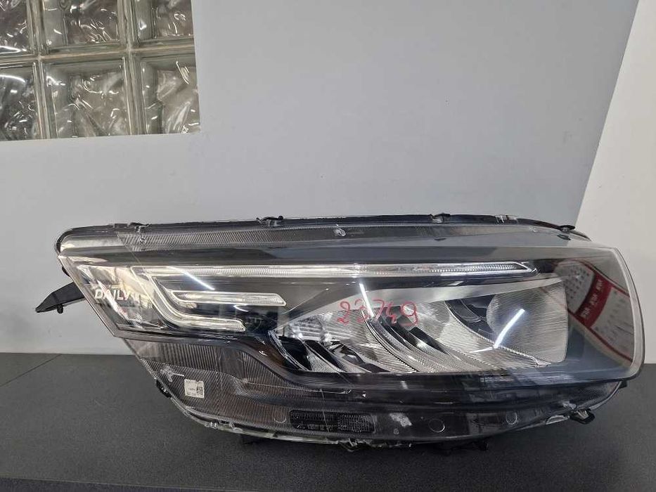 Iveco Daily IV Lift 19 r.- Lampa Przód Prawa Led