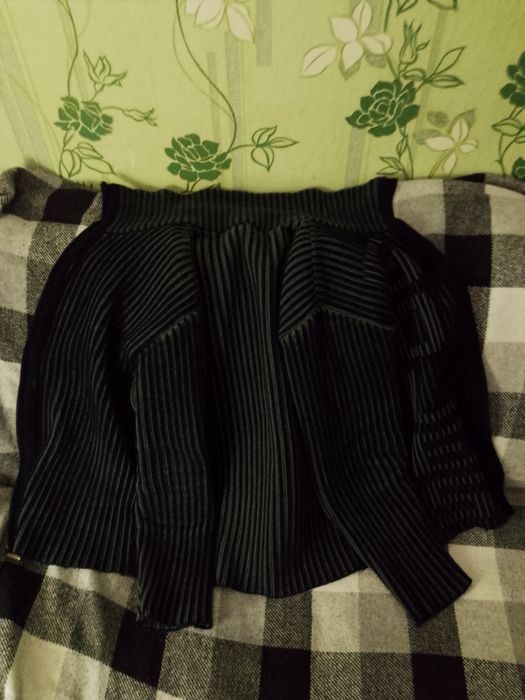 Продам зимову кофту темно-синього кольору