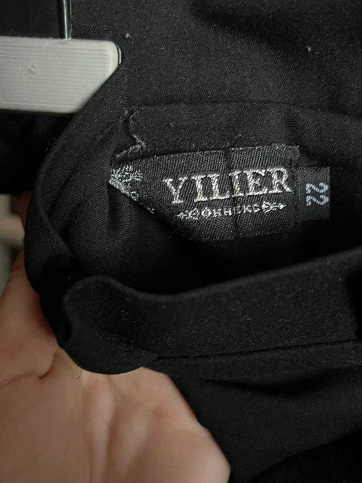 Спідниця чорна на дівчинку 6-8 років