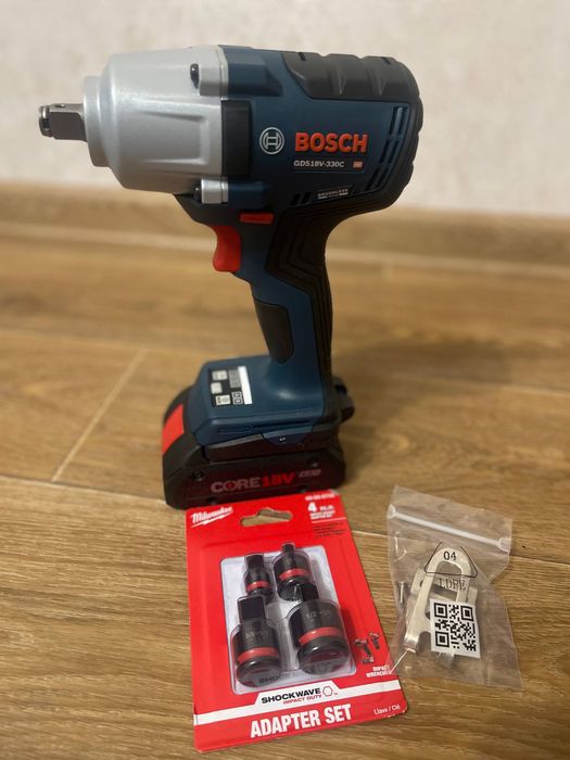 аккумуляторный ударный гайковерт Bosch GDS 18V-330 HC Professional