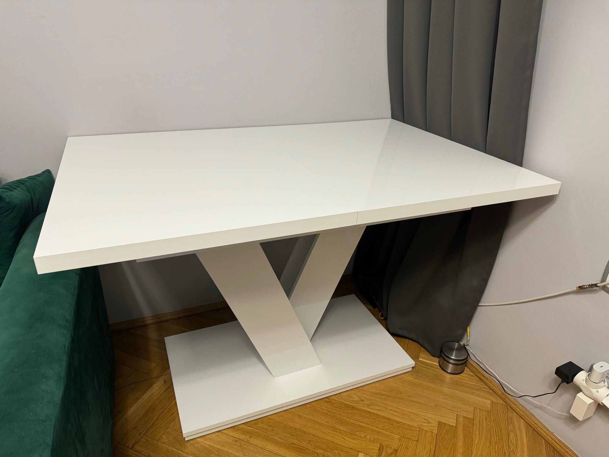 Stół rozkładany w idealnym stanie