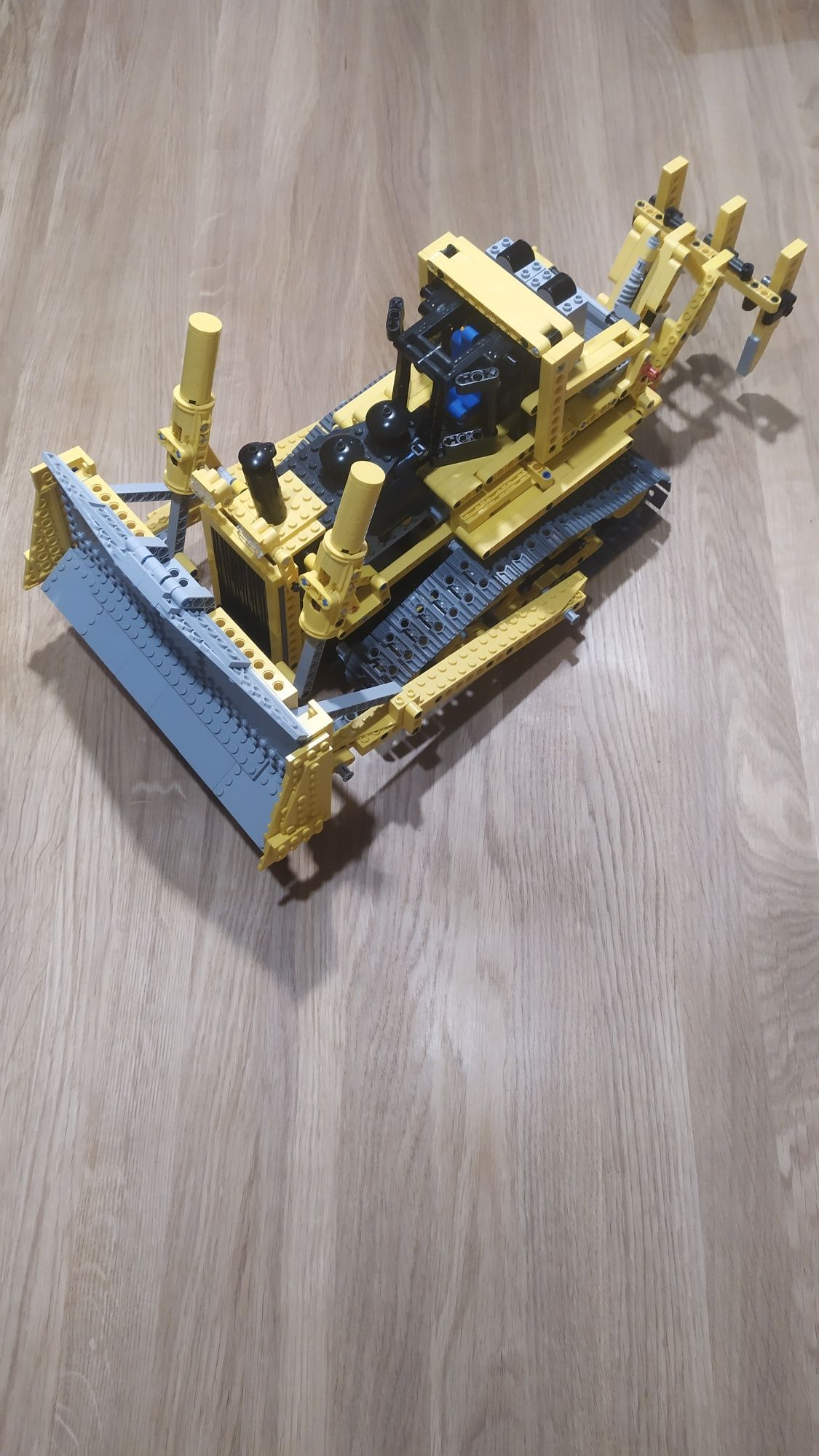Lego Technic 8275 Motorized Bulldozer, zestaw z 2007r.